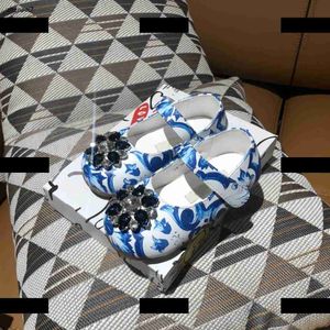 Topp Kids Casual Shoe Child Sneakers Baby Athletic Shoes New Listing Bowknot Design Girls Products Box Packaging Barnstorlek 26-35