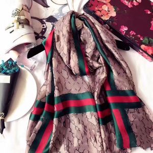 Kvinnor Silk Flower Scarf Ladies Designer Scarves Fashion Headscarf Women Red Green Floral Alfabet Design Letter Print Shawls 180*90cm