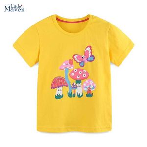T-shirts Little Maven Baby Girls Kids kläder 2024 mode Nya sommartoppar barns kläder gula t-shirts tecknad svamp spädbarn y240521