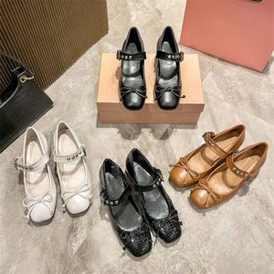 Tasarımcı Ayakkabı Bale Daireler Moda Çiçek Kadınları Orijinal Deri Açık Calfskin Elbise Ayakkabı Resmi Tıknaz Topuk Slingbacks Sandalet Bale Düz