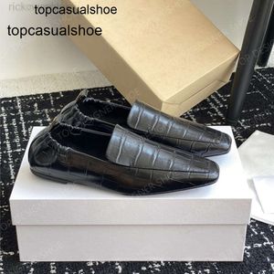 Toteme Loafers обувь балетные дизайнер роскошные черные кожаные женские женские туфли аллигаторские квартиры модные плиссированные эластичные офисные профессиональные повседневные туфли
