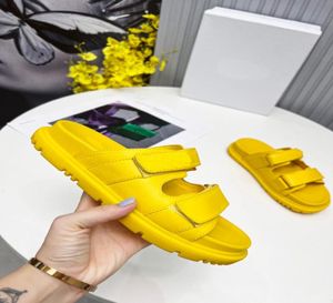 2022Luxury Designer Women Slides Sandal Bom Dia Flat Mule Slipper Patent Canvas Men Women Beach Slides Rubber Sules Summer Flip FL3441786