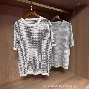 Kvinnors t-shirtdesigner 24 Spring/Summer High End New Women's Stripe Full Letter Round Neck Knittad T-shirt Kort ärm A0GJ