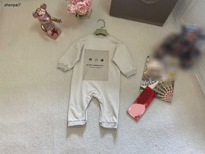 Toppdesigner småbarnskläder baby bodysuit storlek 59-90 cm bröst logotyp brev tryck barn jumpsuits bekväma material rompers juli28