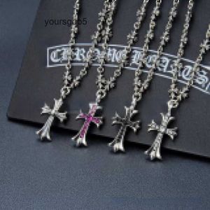 Designer Pendant Neckor Unisex Classic Diamonds Cross Halsband S925 Retro Punk Hip Hop Trendy Sweater Chain