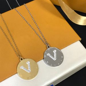 Luxury 18k Gold Plated 925 Silver Plated Necklace Designers Classic Round Design Necklace High Quality Diamond Letter Inlaid Necklace With Box Boutique Gift