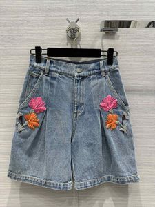 Kvinnors varumärke samma stil shorts 2024 Ny sommarhöst modedesigner lyxbyxor kvinnor jeans 0521-12