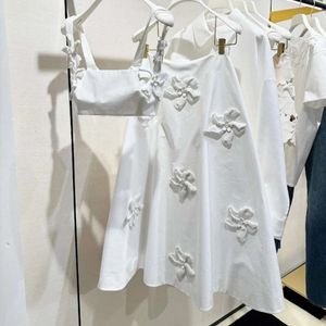 2024女性服高品質の綿の白い花柄の袖なしタンクトップミディスカートセット春夏新規