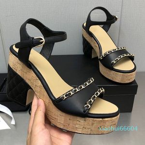 2024 Wedding Shoe Light Pink Black With Chain Slides Casual Shoe