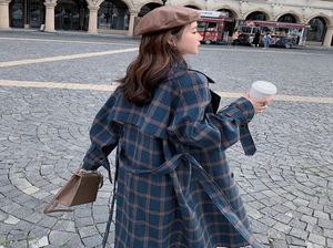 Plaid trench coat women in the Korean version of the long overtheknee loose coat in 2020 new style British retro autumn3670886