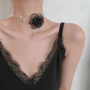 Cara romântico de colar de pérolas de flor preto e branco para mulheres a aura de fada da clavícula de clavícula de verão