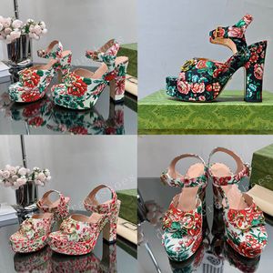 الأزهار عالية الكعب الصنادل 12 سم مكتنزة منصة الصندل Sandale Sandale Women's Luxury Shoes المصممين الصيفيين الأحذية الملونة زقزقة أخمص القدم