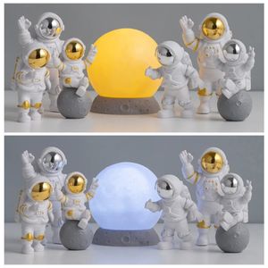 Astronaut ornament Moon Lamp Harts Figurer Statue Room Office Desktop Home Decorations Christmas Presents Boy Gifts 240521