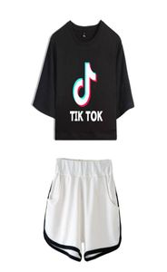 Tik Tok Two 피스 세트 새로운 여름 Kpops 여성 반바지와 사랑스러운 Tshirts 의류 Harajuku Print J1904294674701