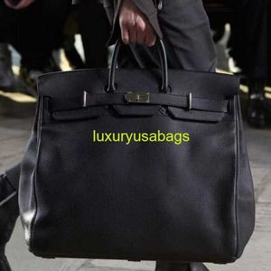 Bk Leather Handbag Trusted Luxury 2024 New Springsummer Large Capacity Business Travel Bag 50 Mens and Womens Fitness Handheld Bag Luggage Ba have logo HB4J