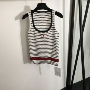 2024 Designers T-shirts Fashion T Shirts Women Letter Shirt ladies top crop tank blazer New small chest logo embroidery slim-fit striped knit vest White black pink Fit