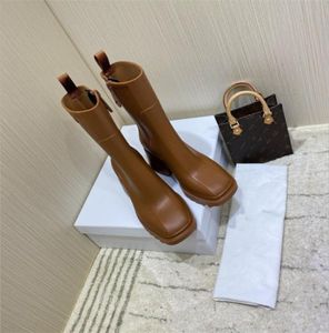 Kwadratowe buty deszczowe dla kobiet grube pięta grube podeszwy buty do kostki projektant Chelsea Boots Ladies Rubber Botki Buty deszczowe3278507