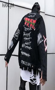 Black Graffiti Denim Jacket Män med lappbokstäver Tryckta jackor och rockar Autumn och Winter Estruerade jeansjackor 2010044220743