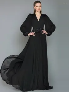 カジュアルドレスs-xxl 2024秋のブラックイブニングドレスセクシーなvネックパフスリーブ女性服ファッションスパンコールビッグスイングプリーツ