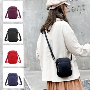 Kvällspåsar 2024 Casual Shoulder Mini Nylon Bag Lightweight Crossbody Small Waterproof Coin Purse Women's Zipper