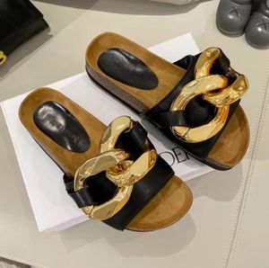 Designer Women JW Loafers Mules tofflor England JA äkta läder Cowskin Scuffs Slipper Wood Bottom Flat Heels Gold Chain Slide7307527