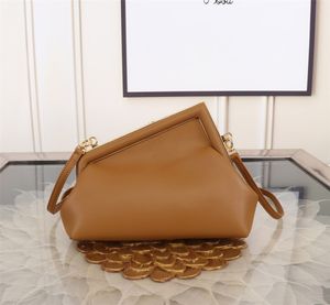 Bolsa de designer de pães de luxo de alta qualidade Bolsa de embreagem de alta capacidade com alças de ombro mensagens de couro genuíno