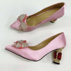 Frauen Damen 2024 Flecken echte echte Leder-Kleiderschuhe Diamant Chuy High Heels Sandalen Sommer Pollige spitze Zehen Hochzeit sexy Slip-on Bal 79d