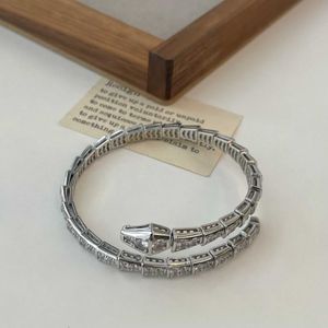 Alta pulseira de jóias BVLGRILY BVLGRILY S925 Silra Snake Bracelet Womens Design Grade Personalize com o logotipo original Bulgarly