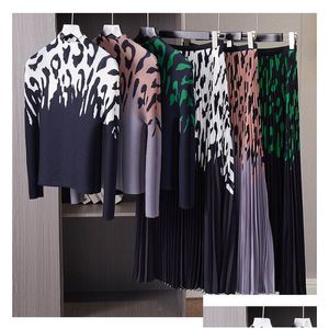 女性のための2ピースドレスファッションセット秋の新しいヒョウの印刷ストレッチミヤケプリーツトップスとAラインビッグスイングロングスカートスーツドロップDHHNT