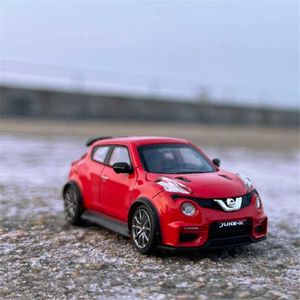 Modello Diecast Auto 1/64 Nissan Juke R SUV Auto in lega Modello Diecast Metal Toy Mini Veicolo auto Simulazione Simulazione Collezione Scala in miniatura Regalo per bambini