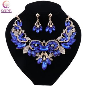 Cynthia Fashion Blue Crystal Halskette Ohrringe Set Brautschmucksets für Bräute Hochzeitsfeier Kostüm Schmuck 240511