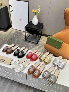 Yaz 2024 Yeni Kadın Tasarımcı Marka Düz Terlik Lüks Dokuma Konforlu Kadın Ayakkabıları Sıradan Alt Terlik Kadın Ayakkabı Boyutu 34-42