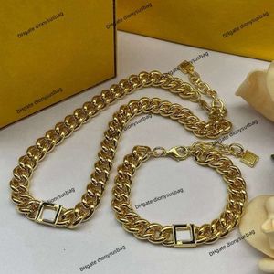 Высококачественное ожерелье для бренда Новая буква латунный материал ожерелье роскошное дизайн