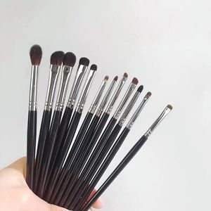 12pcs/defina escovas básicas de maquiagem de sombra de sombra de maquiagem de maquiagem de maquiagem de malha