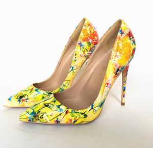 2018 Neue Modemarken Female Yellow Lack Doodle bunte hohe Heeled -Schuhe Mode sexy Frühling und Herbst spitze Schuhe2147903