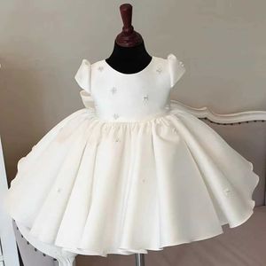 洗礼服のドレス赤ちゃんバプテストドレスプリンセスブライドメイドの子供の女の子エレガントな弓パーティーと結婚式のクリスマスQ0521