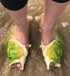 Moda yaz ayakkabıları erkek sandalet komik terlikler yetişkin erkek balık flip floplar sandaletler kauçuk plaj nefes alabilen yenilik terlikleri2554215