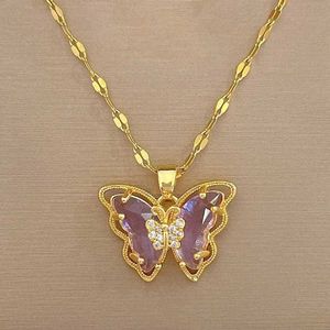 Pendant Necklaces Gorgeous and fashionable hollow titanium steel butterfly necklace with crystal drop decoration suitable for women d240522