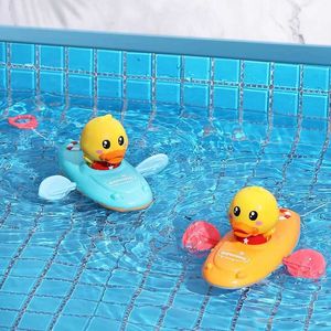 Bath Toys Childrens Bathing Water Toy Chain Rowing Swimming Floating Cartoon Duck Baby Early Education Bathroom Beach Gift d240522