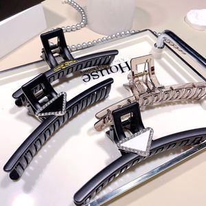 13 cm Fashion Designer Damen Hai Haarnadel Kristall P-Letter Haarnadel Luxury Haircips Lady Casual Hai Clip Clamps Kopfbedeckung