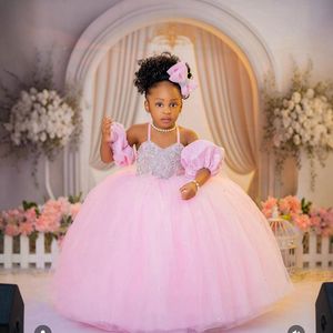 2024 ASO EBI Pink Flower Girl Kleider Geburtstagsfeier Kleid Illusion Spaghetti Straps Strassstones Perlen dekoriertes Tüll -Prinzessin Ballkleid für die Heirat F136