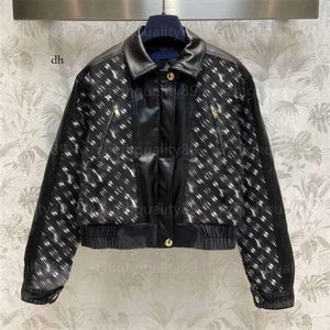 Designer Womens Jacket Kvinnor Denim Coat Fashion Short Top Alphabet Jacquard Mönster Långärmar LAPEL LEATHER PATCHWORK Designers Jackets kläder E6