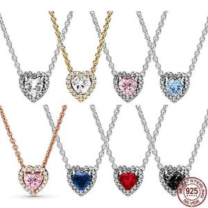 Pendant Necklaces New Classic Heart Necklace 925 Sterling Silver Shining Zircon Heart Pendant Necklace Exquisite Luxury Charm Womens Jewelry Gift d240522