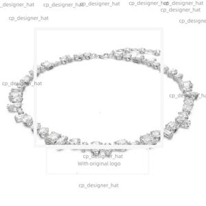 16TF Pendant Halsband Swarovski Halsband Designer Kvinnor Toppkvalitet Flödande Ljus Färgstark godis Element Crystal Rainbow White 6803