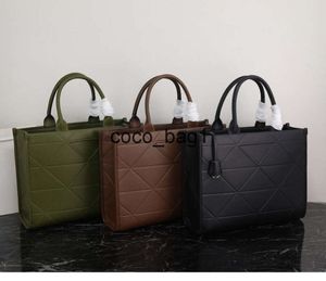 2024 Shopping Bag Tote Handbag And Curved Designs Are Very Eye-catching Elegant Fashionable Versatile.