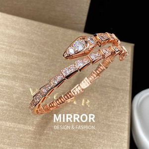 I braccialetti di nuova concezione stanno vendendo come Bracciale serpente di torte calde Womens Elegance rosa placcata Diamond Full con logo originale Bulgarly