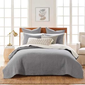 Conjuntos de roupas de cama de colcha de ponto cruz cross 100% algodão Ultra Soft Grey Quilt Fácil de cuidar de White Contrast Stitch Quilt Setq240521
