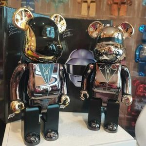 Figure di giocattolo d'azione Bearbrick Daft Punk 400% 28 cm Connettore Bright Violenza del viso Bear 3D Decorazione originale Statua Modello H240522