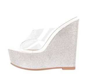أحذية أزياء جديدة للنساء PVC شفاف صليب مربط الفضة بريق الأحذية الأوتاد الصنادل عالية الكعب الصندل مصمم الحفلات أحذية W5877975