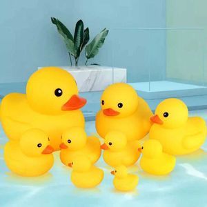 Bath Toys Cute yellow duck with squeeze sound bath toy soft rubber float duck playing bath games fun gift for children and babies d240522